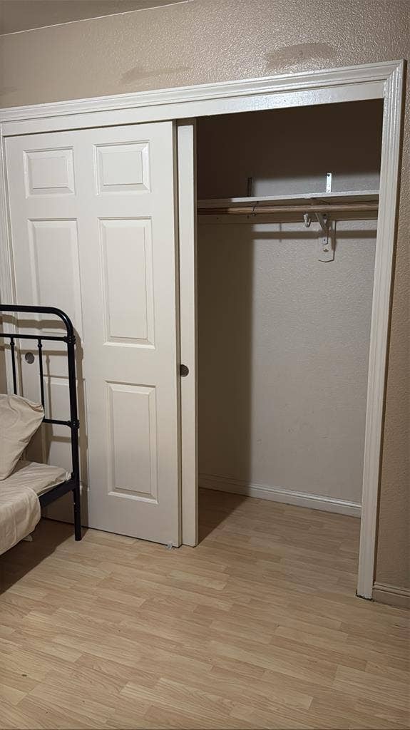 Room for rent 1 available