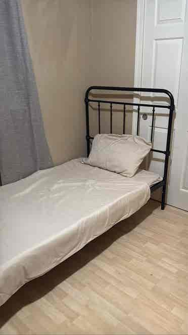 Room for rent 1 available
