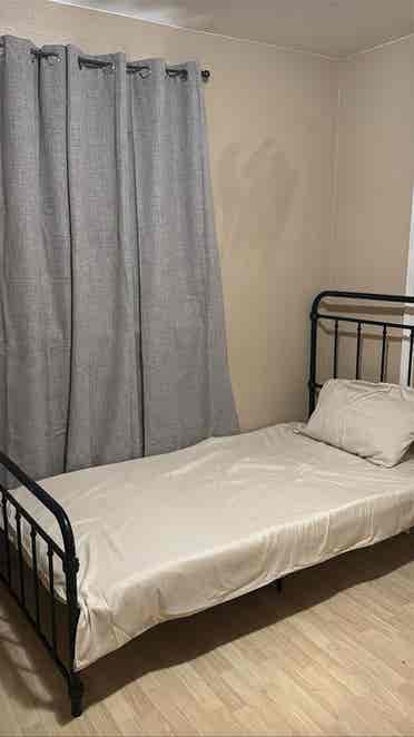 Room for rent 1 available