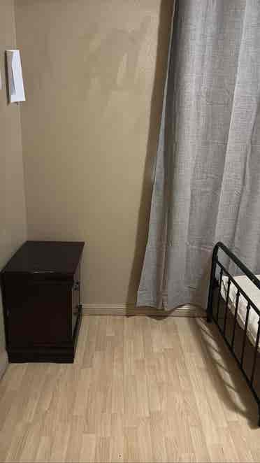 Room for rent 1 available