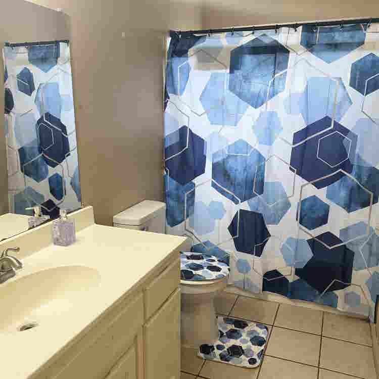 Room for rent 1 available