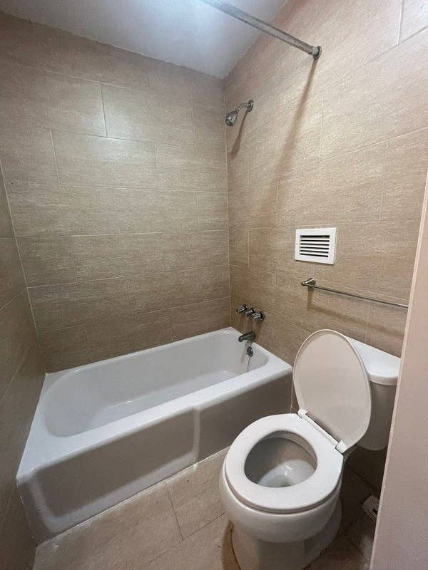 ✨ Spacious Room in Midtown South ✨