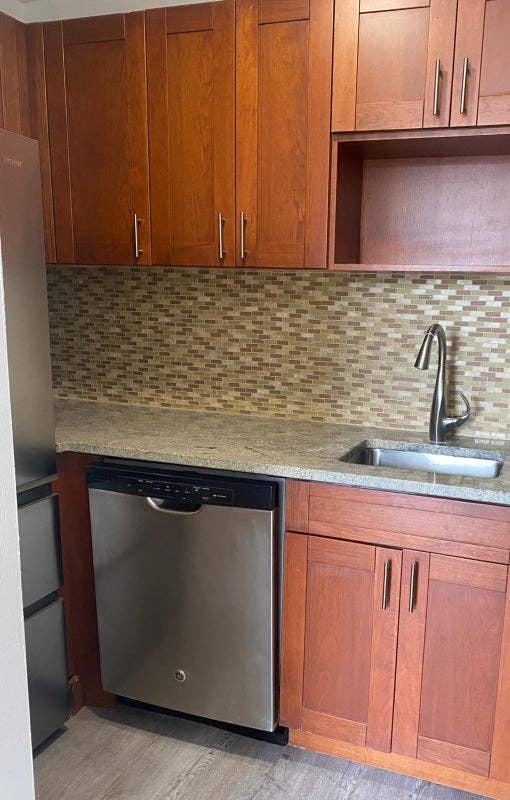 ✨ Spacious Room in Midtown South ✨