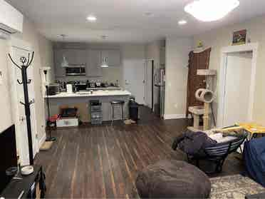 Hollywood area room for rent