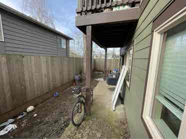 Hollywood area room for rent