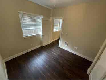 Hollywood area room for rent