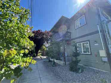 Hollywood area room for rent