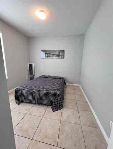 Room for rent at Metro west