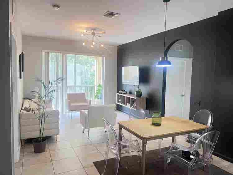 Room for rent at Metro west