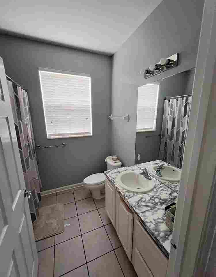 Room for rent at Metro west
