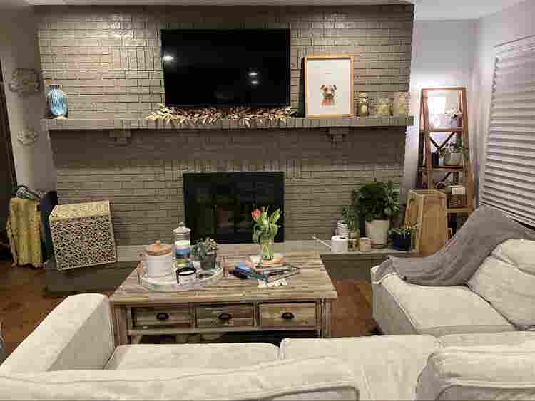 Seeking female grad student roomie