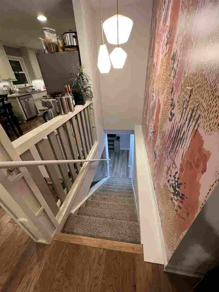 Seeking female grad student roomie