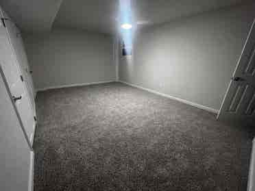 BIG ROOM, PRIV BATH, WALK IN CLOSET