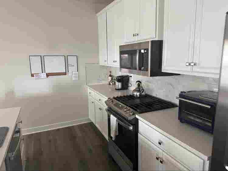 Looking for Roomate