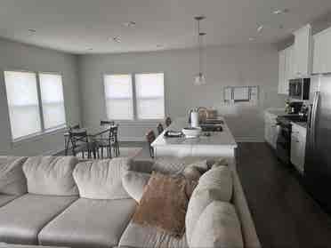 Looking for Roomate