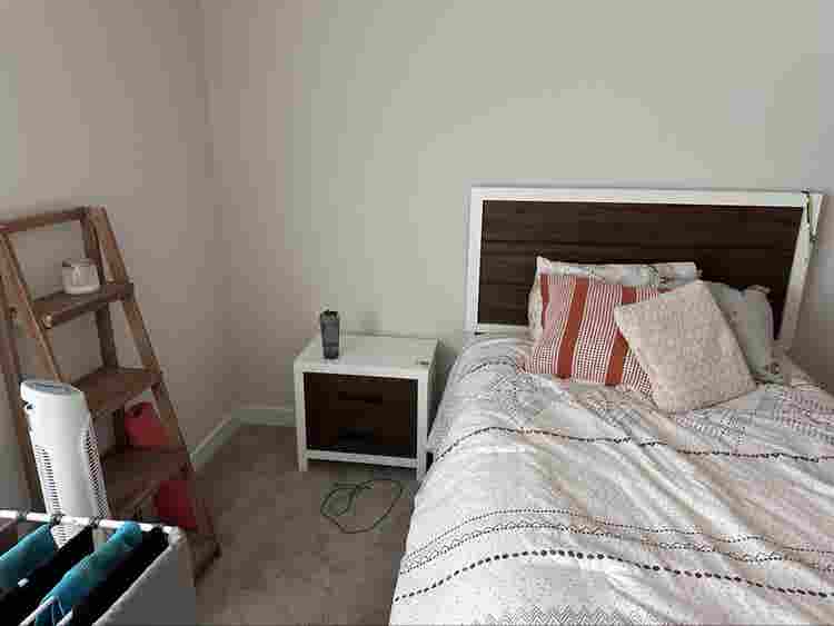 Looking for Roomate