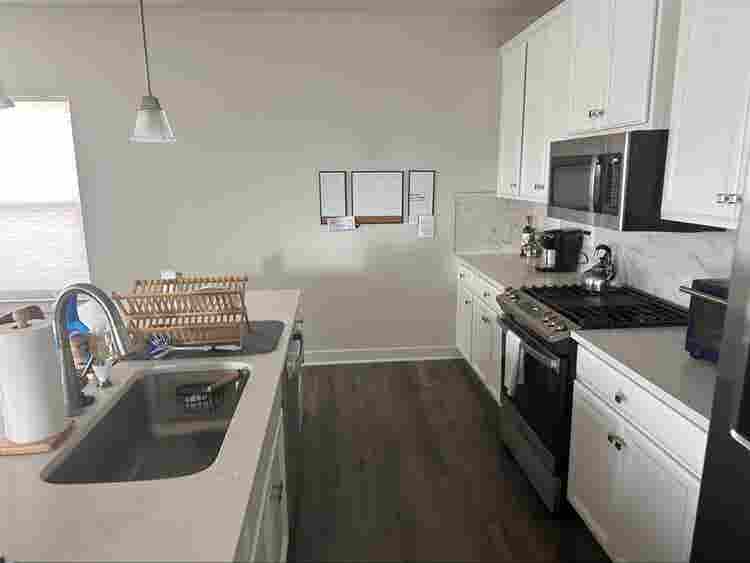Looking for Roomate