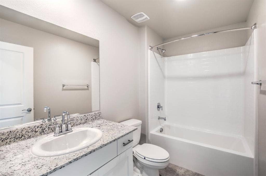 Girl seeking girl roomie in SW home