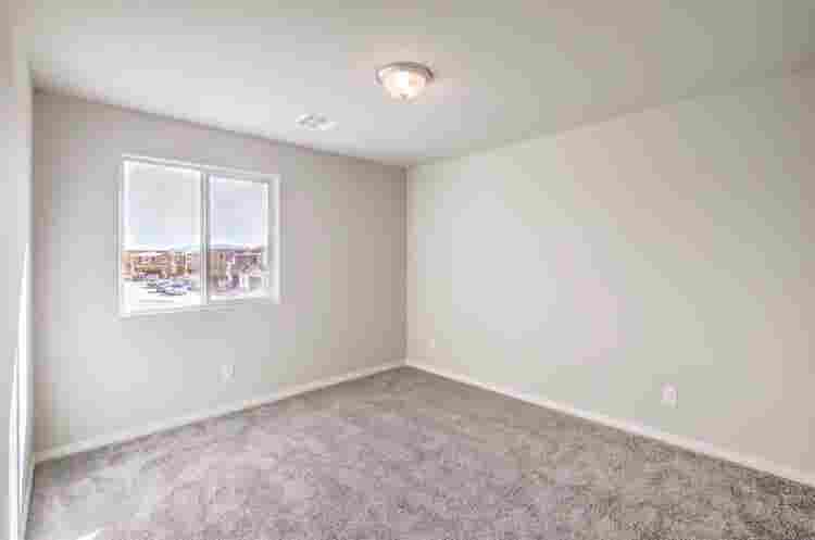 Girl seeking girl roomie in SW home