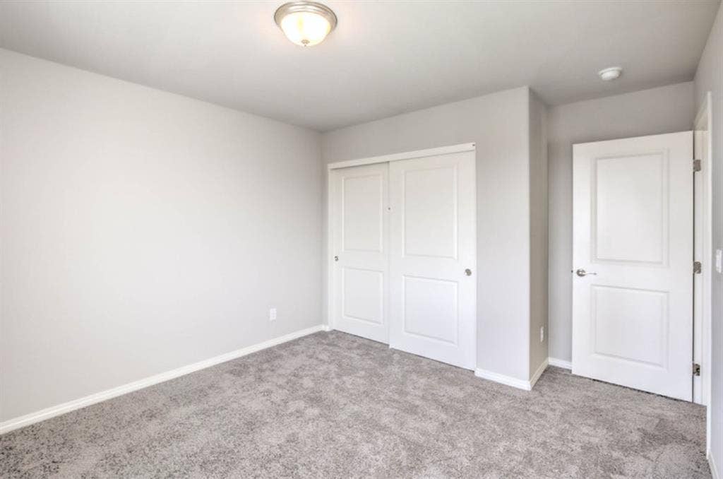Girl seeking girl roomie in SW home