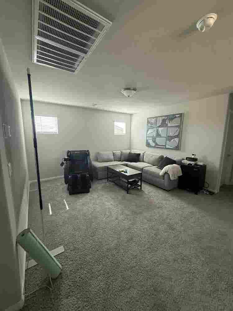 Girl seeking girl roomie in SW home