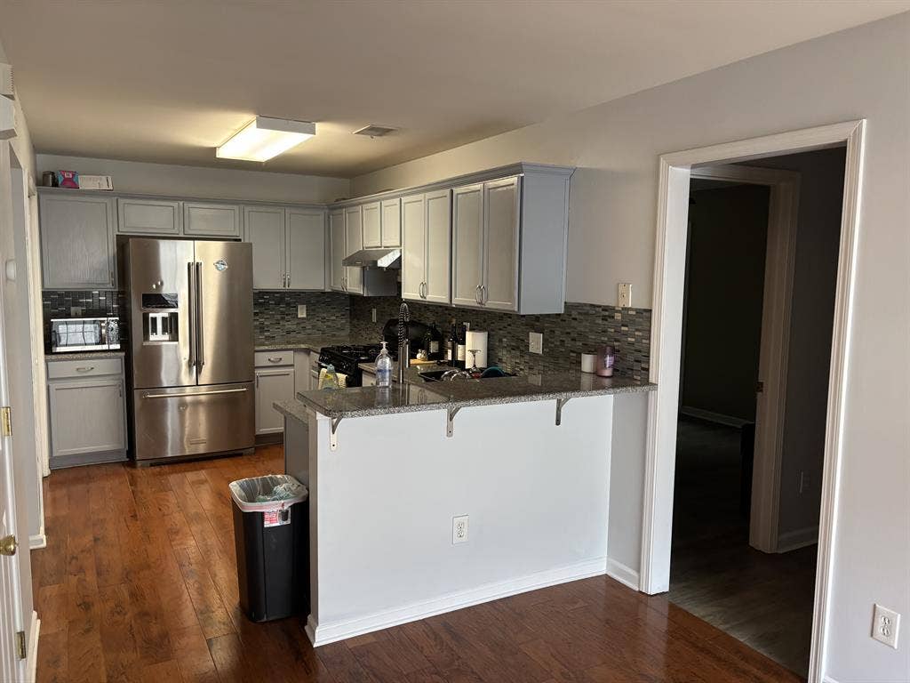 Furnished Private room + bathroom