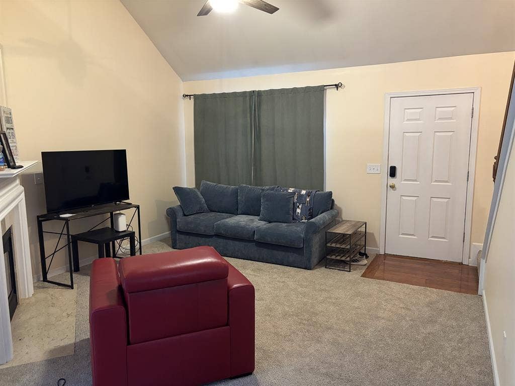 Furnished Private room + bathroom
