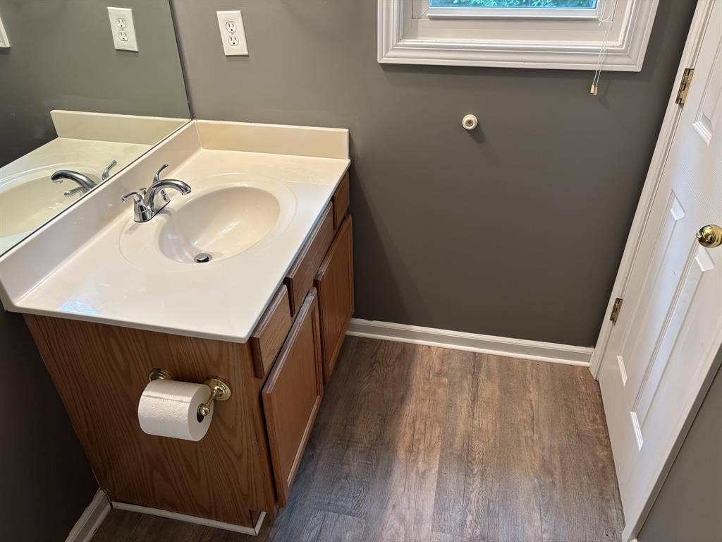 Furnished Private room + bathroom