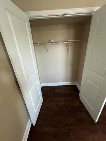 Small room for rent 