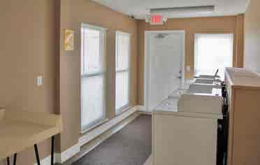 Small room for rent 