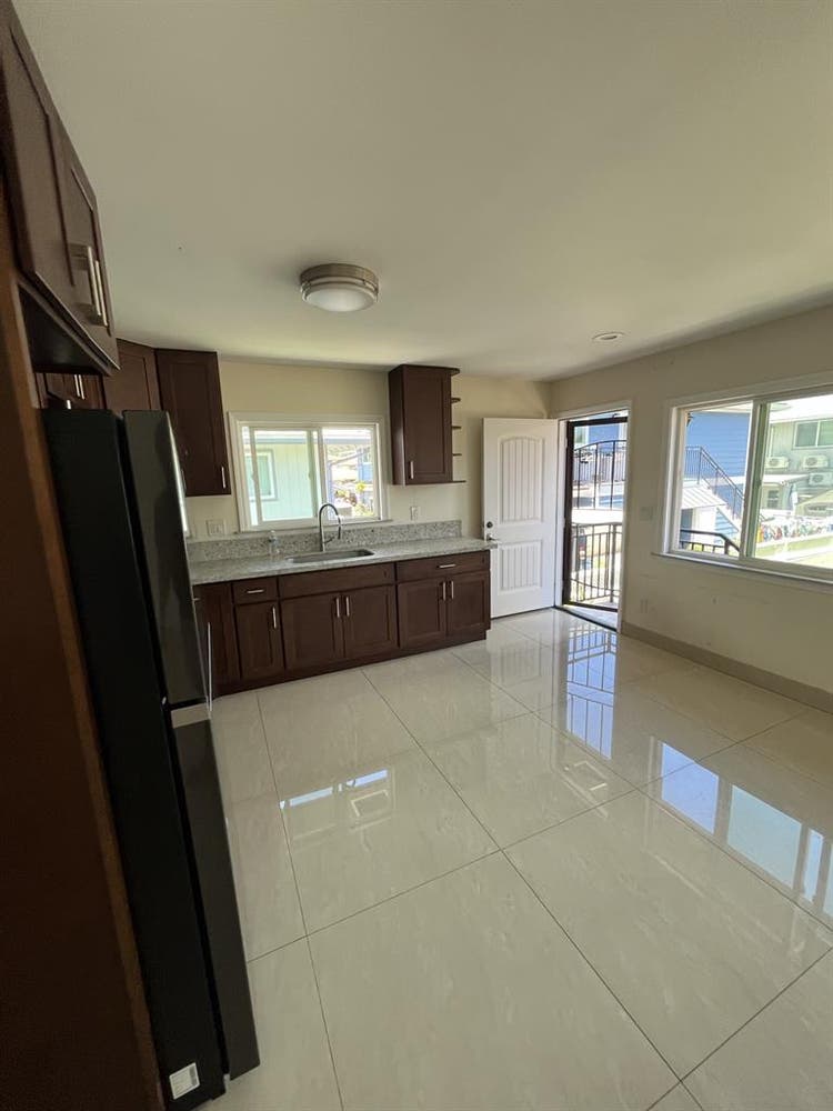 NEED ROOMATE -  2 
bed 1 bath duplex