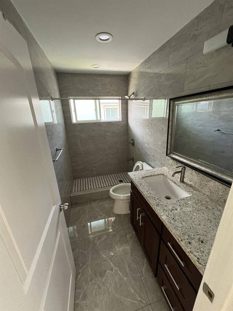 NEED ROOMATE - 2
bed 1 bath duplex