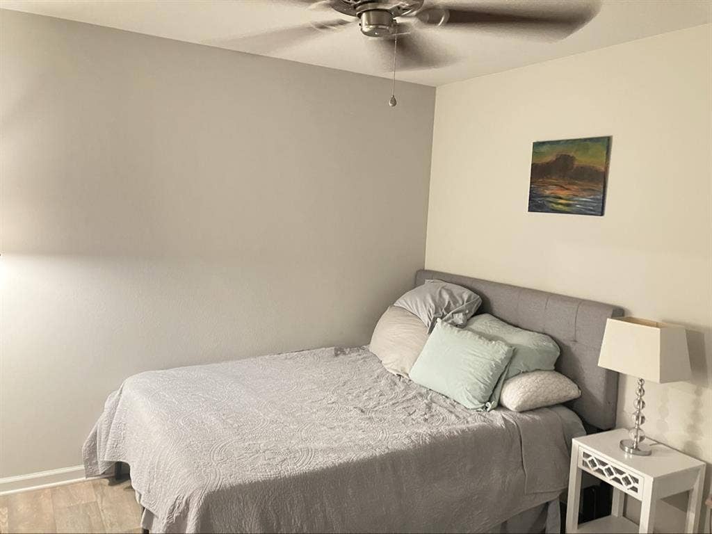 Room for rent $