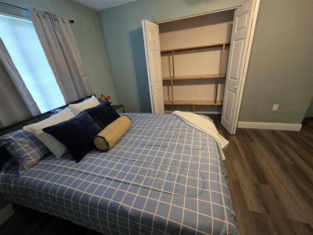 Private Room + Pool Access