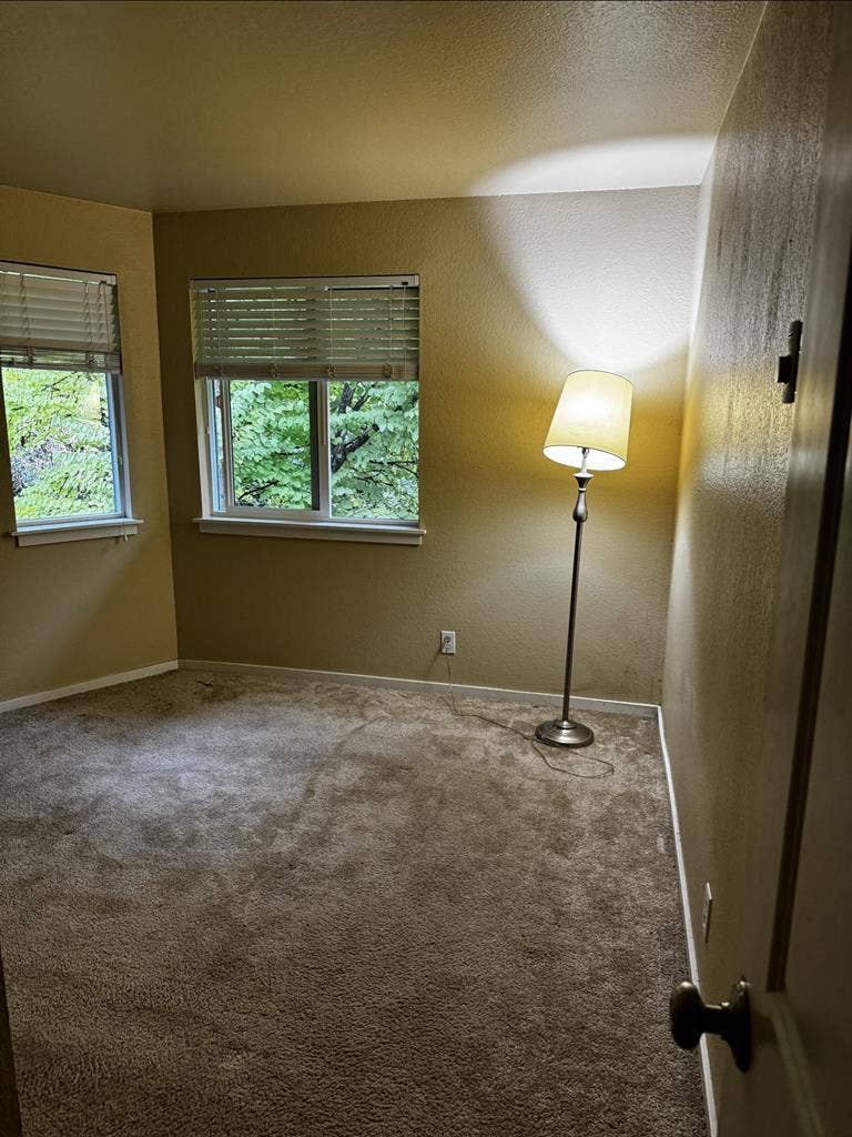 Cute lil room across from Volunteer