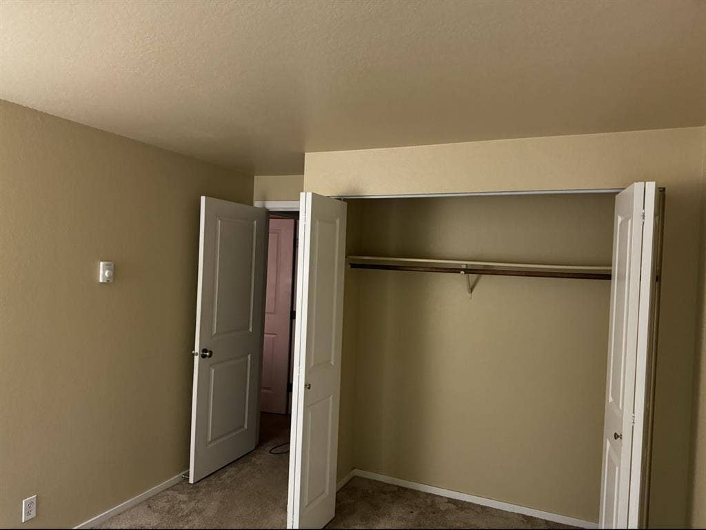Cute lil room across from Volunteer