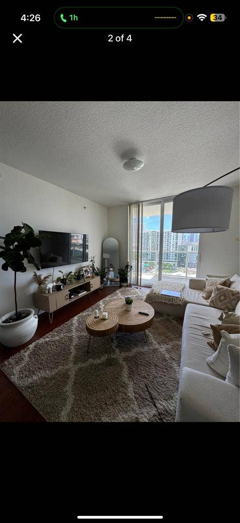Looking for a roomie ! 💕 Edgewater