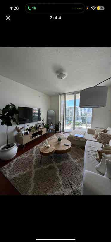 Looking for a roomie ! 💕 Edgewater