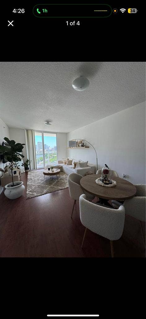Looking for a roomie ! 💕 Edgewater