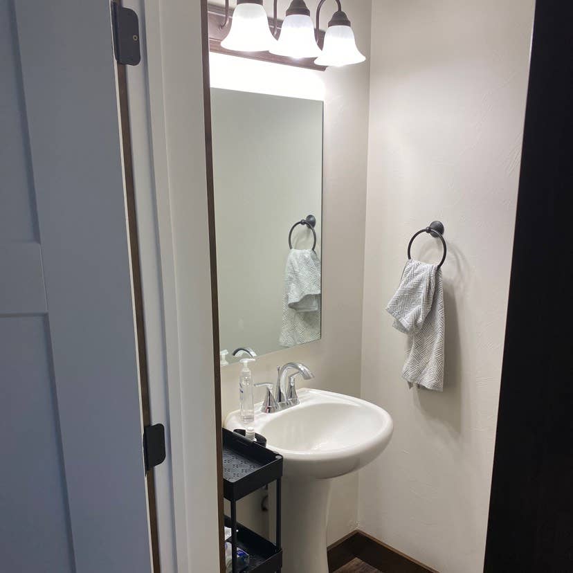 ROOMMATE WANTED.