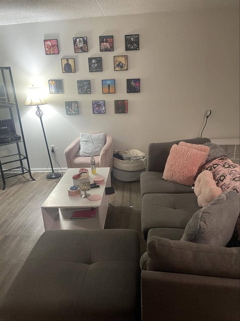 Room Available- Sept 1st
/ Mid Aug