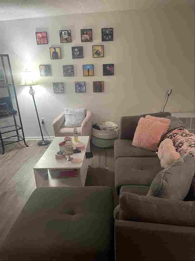 Room Available- Sept 1st
/ Mid Aug