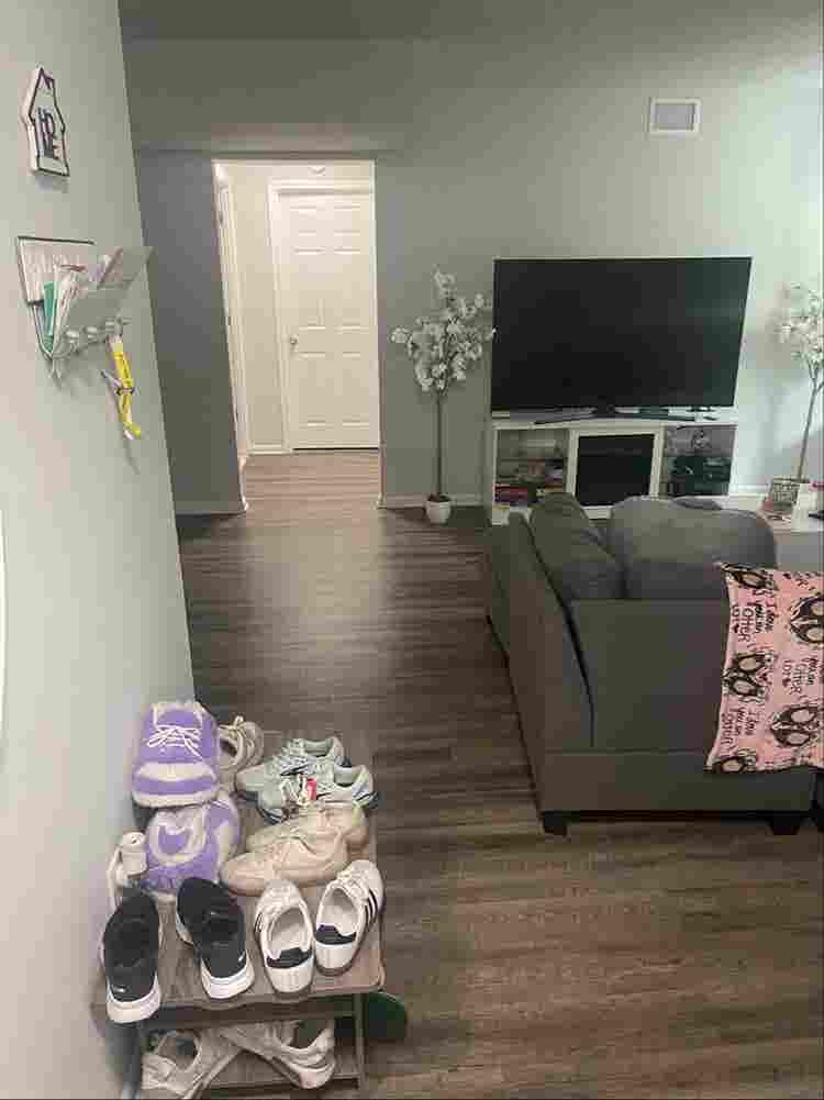 Room Available- Sept 1st
/ Mid Aug