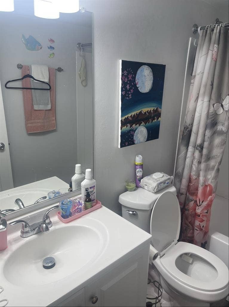 Room Available- Sept 1st
/ Mid Aug