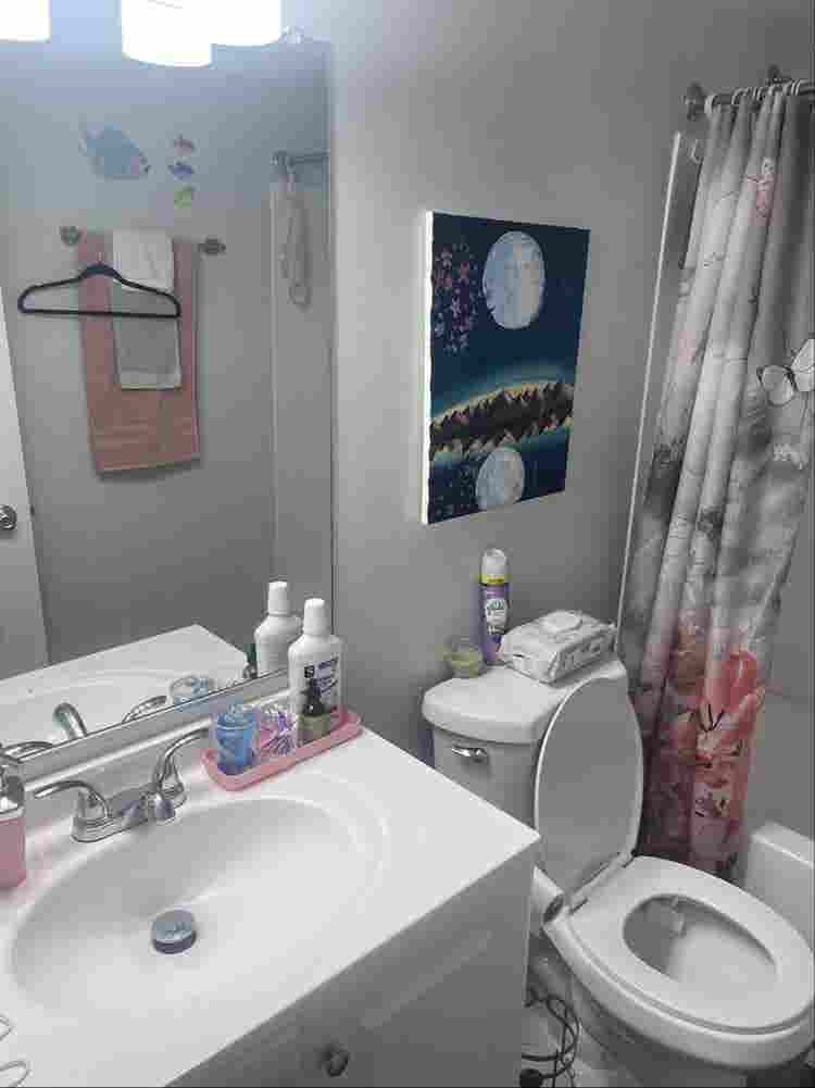 Room Available- Sept 1st
/ Mid Aug