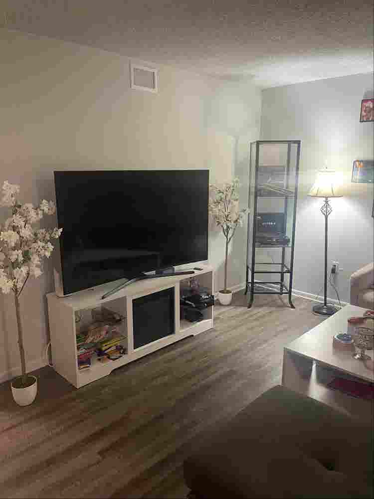 Room Available- Sept 1st
/ Mid Aug