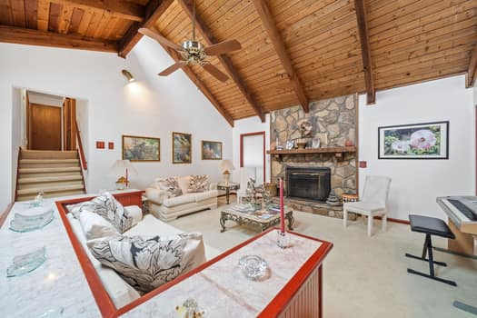 House Free-style Living for Males