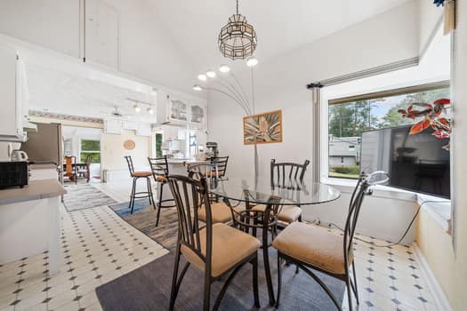 House Free-style Living for Males