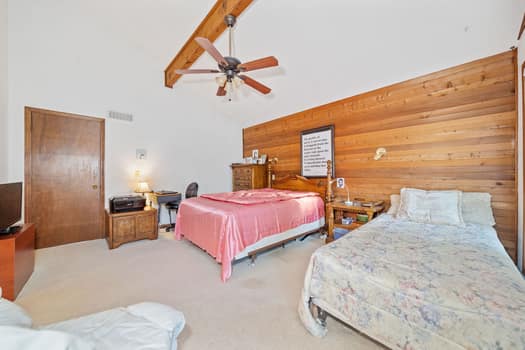 House Free-style Living for Males