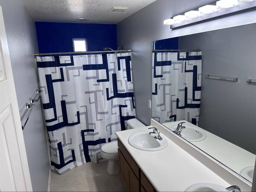 Room next to Murrieta Costco